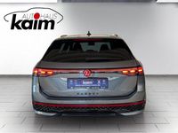 Gebraucht VW Passat R-line 193 PS (141 kW) 2025 Grau Kombi