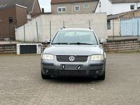 Gebraucht VW Passat 101 PS (74 kW) 2005 Grau Kombi