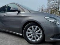 Gebraucht Mercedes B180 122 PS (89 kW) 2014 Grau Van / Kleinbus