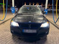 Gebraucht BMW 320 184 PS (135 kW) 2012 Schwarz Kombi
