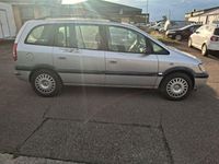 Gebraucht Opel Zafira Basis 97 PS (71 kW) 2003 Silber Van / Kleinbus