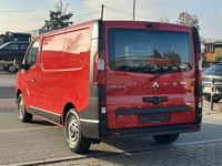 Gebraucht Renault Trafic Komfort 150 PS (110 kW) 2022 Rot Van / Kleinbus