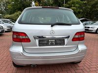 Gebraucht Mercedes B180 109 PS (80 kW) 2007 Silber Van / Kleinbus