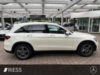 Gebraucht Mercedes GLC220 AMG 270 PS (198 kW) 2020 Manufaktur diamantweiß bright SUV