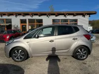 Gebraucht Hyundai ix20 125 PS (91 kW) 2016 Gold Kleinwagen