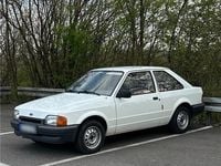 Gebraucht Ford Escort 54 PS (39 kW) 1987 Weiß Kleinwagen