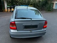 Używany Opel Astra 101 KM (74 kW) 2002 Srebrny Sedan/Limuzyna