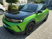 Gebraucht Opel Mokka-e GS Line 100 kW (136 PS) 2022 Mamba green met SUV
