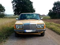 Gebraucht Mercedes 200 60 PS (44 kW) 1978 Gelb Limousine
