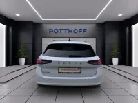 Gebraucht Skoda Superb Essence 150 PS (110 kW) 2025 Purity weiss Kombi