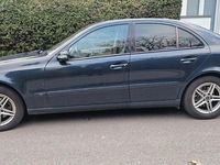 Gebraucht Mercedes E220 150 PS (110 kW) 2002 Blau Limousine