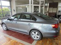 Gebraucht VW Jetta Life 105 PS (77 kW) 2013 Grau Limousine