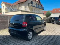 Gebraucht VW Fox 54 PS (39 kW) 2005 Schwarz Kleinwagen