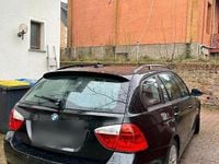 Gebraucht BMW 320 163 PS (119 kW) 2007 Schwarz Kombi