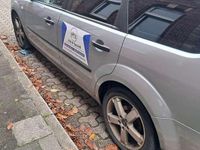 Gebraucht Ford Focus Ambiente 101 PS (74 kW) 2005 Grau Kombi