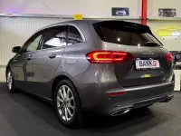 Gebraucht Mercedes B200 163 PS (119 kW) 2019 Mountaingrau Kleinwagen