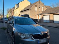 Gebraucht Skoda Superb 122 PS (89 kW) 2011 Grau Kombi
