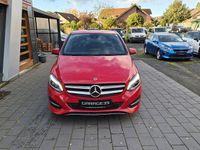Gebraucht Mercedes B220 184 PS (135 kW) 2017 Rot Van / Kleinbus