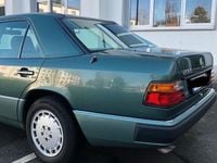 Brugt Mercedes E280 193 HK (141 kW) 1993 Grøn Sedan