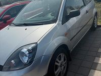 Gebraucht Ford Fiesta Style 75 PS (55 kW) 2004 Grau Kleinwagen