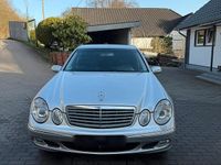 Gebraucht Mercedes E220 150 PS (110 kW) 2003 Silber Limousine