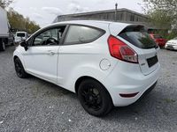 Gebraucht Ford Fiesta Trend 100 PS (73 kW) 2016 Weiss Kleinwagen