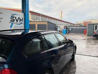 Gebraucht BMW 318 143 PS (105 kW) 2010 Blau Kombi