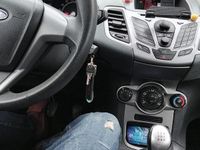 Gebraucht Ford Fiesta 80 PS (58 kW) 2010 Schwarz Kleinwagen