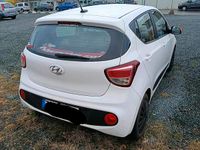 Gebraucht Hyundai i10 83 PS (61 kW) 2017 Weiß Kleinwagen