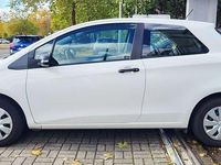 Gebraucht Toyota Yaris Basis 69 PS (50 kW) 2012 Weiß Kleinwagen