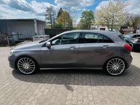 Gebraucht Mercedes A180 122 PS (89 kW) 2013 Grau Kleinwagen