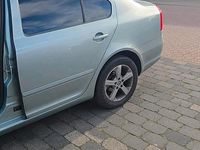 Gebraucht Skoda Octavia 105 PS (77 kW) 2012 Grün Limousine