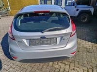 Gebraucht Ford Fiesta Trend 95 PS (69 kW) 2013 Silber Kleinwagen