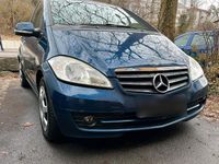 Gebraucht Mercedes A160 Avantgarde 95 PS (69 kW) 2010 Blau Kleinwagen