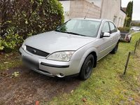 Gebraucht Ford Mondeo 140 PS (102 kW) 2001 Silber Limousine