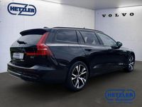 Gebraucht Volvo V60 Plus 197 PS (144 kW) 2022 Black solid stone / solid Kombi