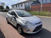 Gebraucht Ford Fiesta Titanium 95 PS (69 kW) 2012 Silber Kleinwagen