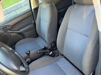 Second-hand Ford Focus 101 CP (74 kW) 2004 Negru Berlinǎ