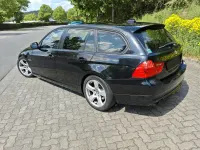 Gebraucht BMW 320 184 PS (135 kW) 2011 Schwarz Kombi