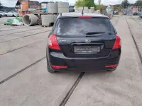 Używany Kia Ceed Attract 90 KM (66 kW) 2012 Czarny Hatchback
