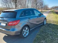 Gebraucht Mercedes B180 122 PS (89 kW) 2011 Grau Kleinwagen