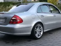 Gebraucht Mercedes E500 306 PS (225 kW) 2002 Silber Limousine