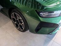 Neu Opel Astra Ultimate 145 PS (106 kW) 2026 Klover grün (metallic) Kombi