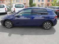 Second-hand VW Golf VIII Active 150 CP (110 kW) 2022 Albastru Berlinǎ