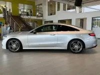 Gebraucht Mercedes E220 Night 194 PS (142 kW) 2019 Silber Coupé