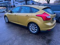 Gebraucht Ford Focus 146 PS (107 kW) 2011 Gelb Kleinwagen