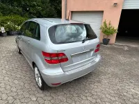 Gebraucht Mercedes B200 140 PS (102 kW) 2010 Silber Van / Kleinbus