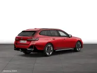 Gebraucht BMW 550e 489 PS (359 kW) 2025 Rot Kombi