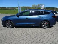 Gebraucht Ford Focus ST-Line 155 PS (114 kW) 2023 Chromablau (metallic) Kombi