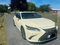 Gebraucht Lexus ES300H 178 PS (130 kW) 2023 Grau Limousine